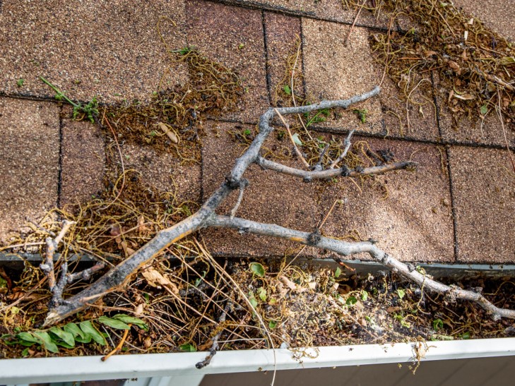 How To Clean Gutters Redmond